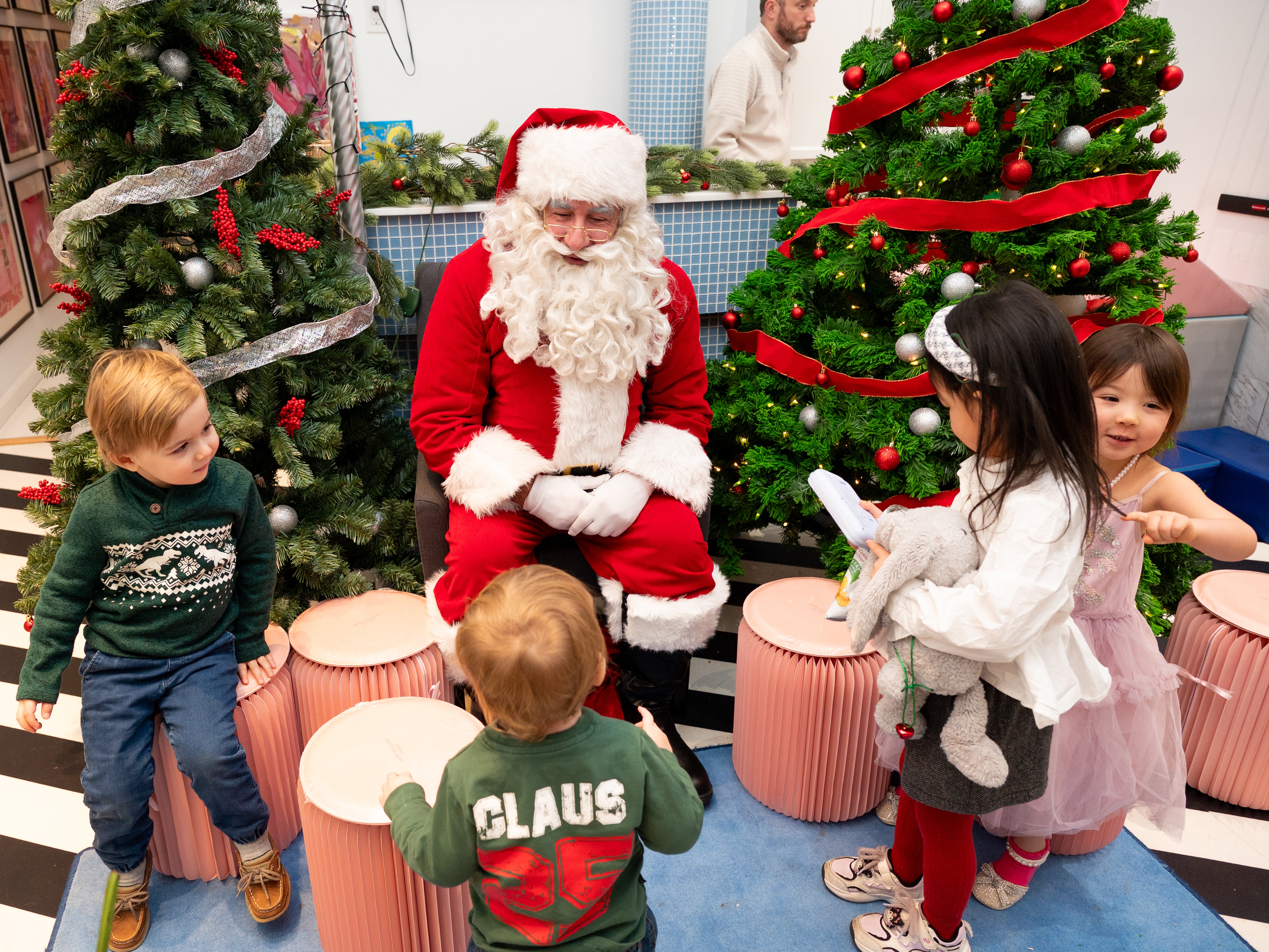 marazalite.com - 2025-12-12 - HGL Art Santa-046.jpg__PID:e70ab877-eb37-4500-ad6e-a7591279fc19